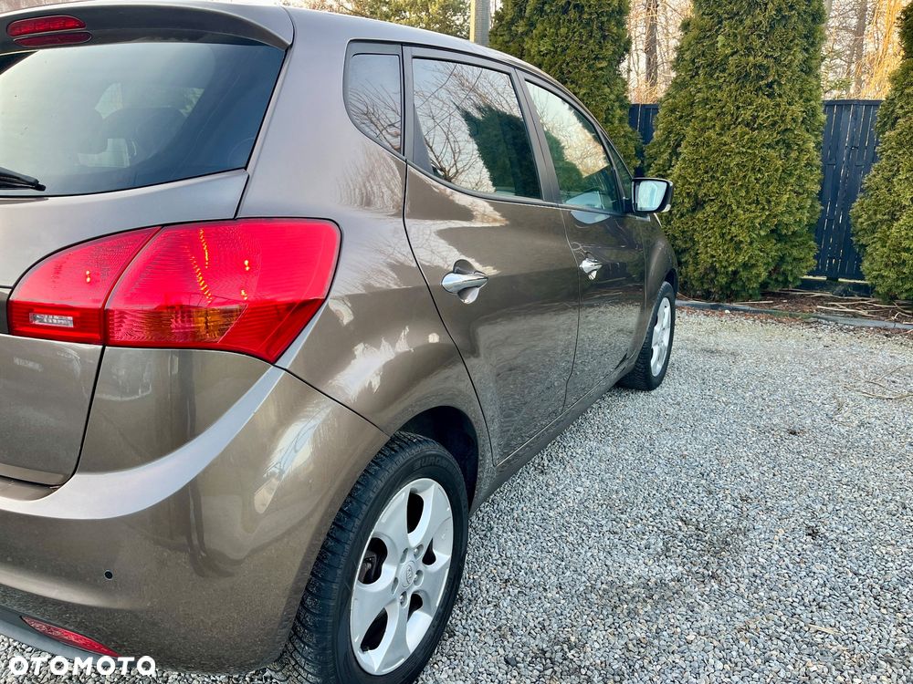 Kia Venga - 10
