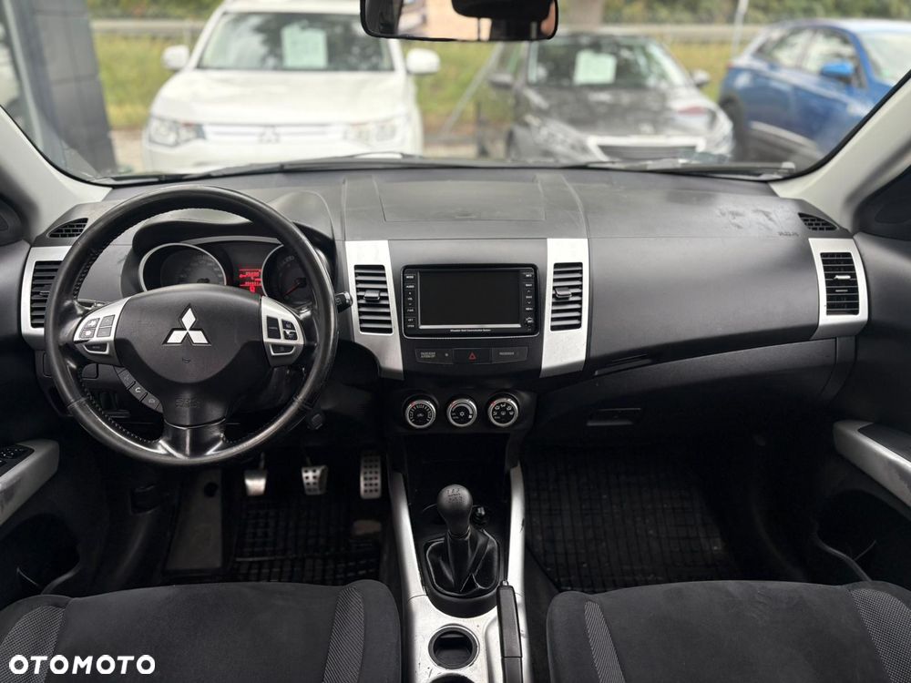 Mitsubishi Outlander 2.4 Invite - 19