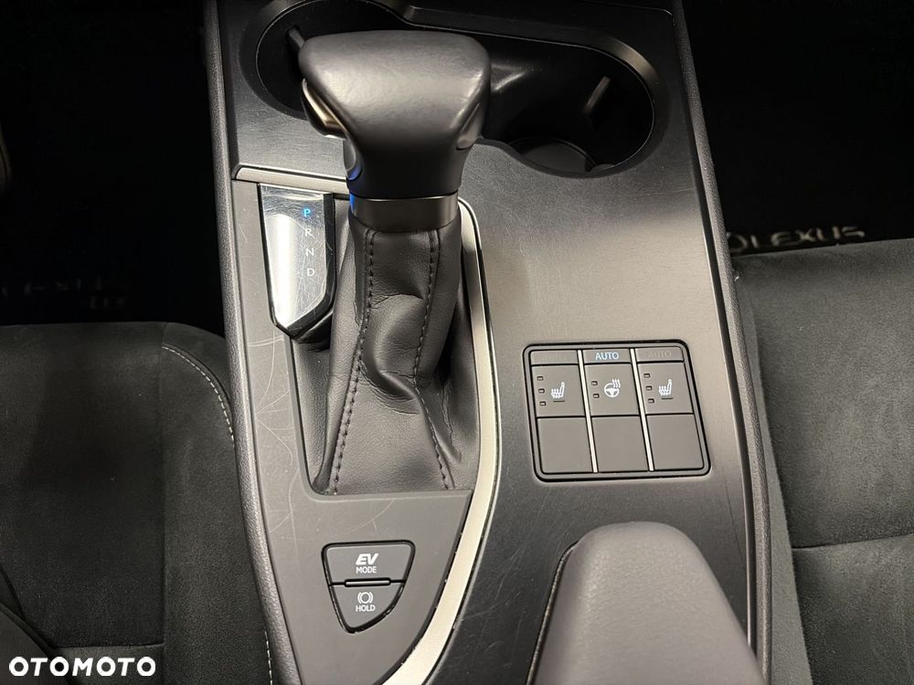 Lexus UX 250h GPF Business 2WD - 18