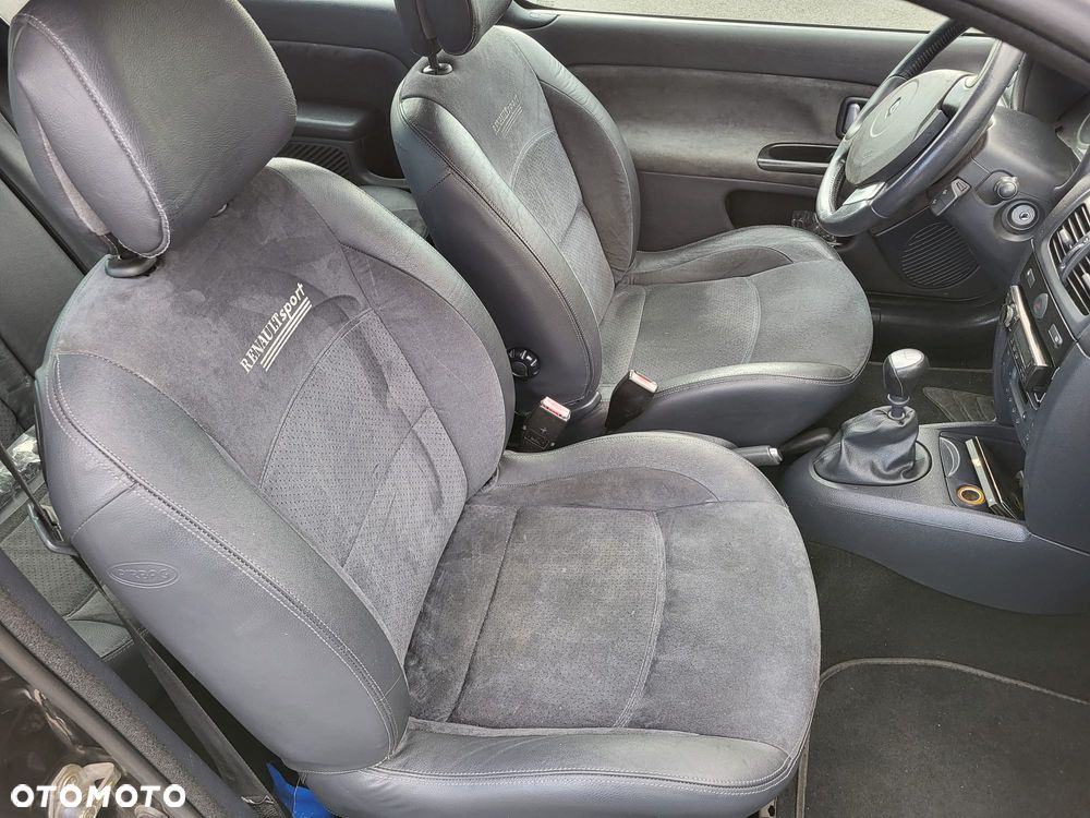 Renault Clio 2.0 16V Sport - 19