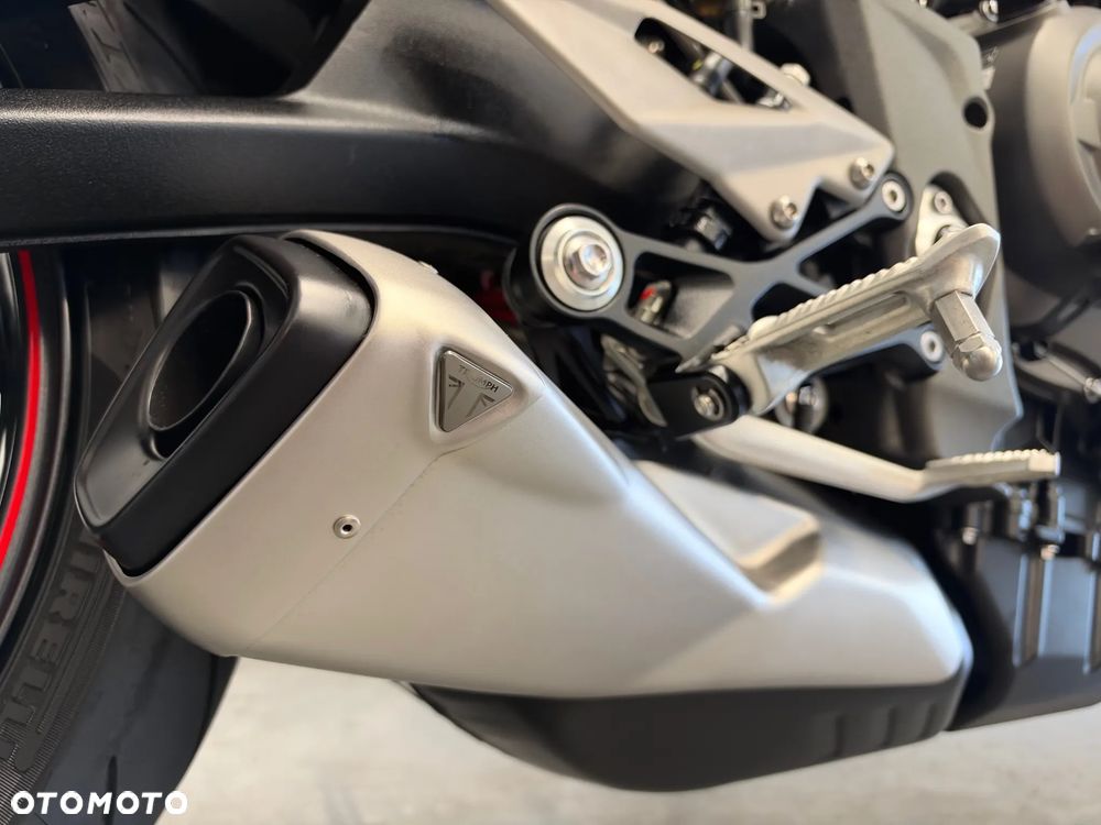 Triumph Street Triple - 24