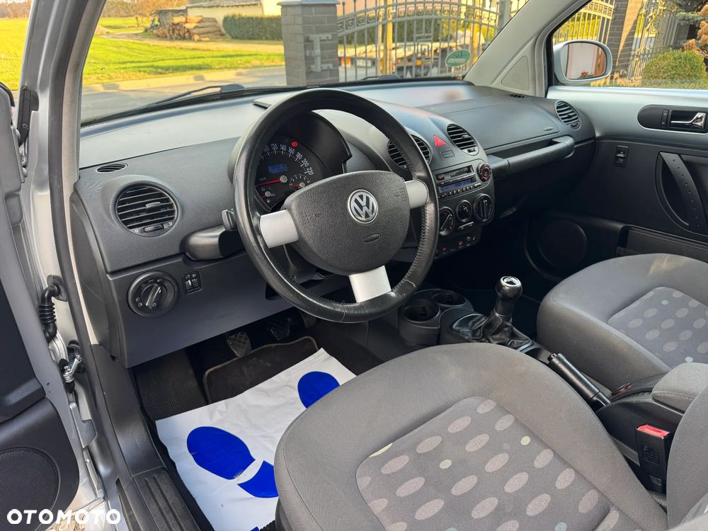 Volkswagen New Beetle 1.6 Arte - 15