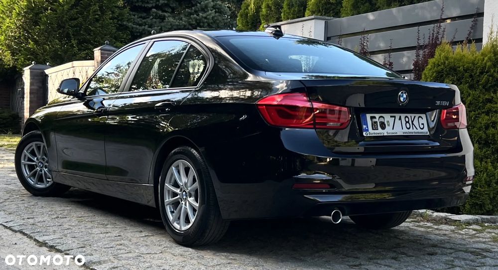 BMW Seria 3 318i Sport Line - 37