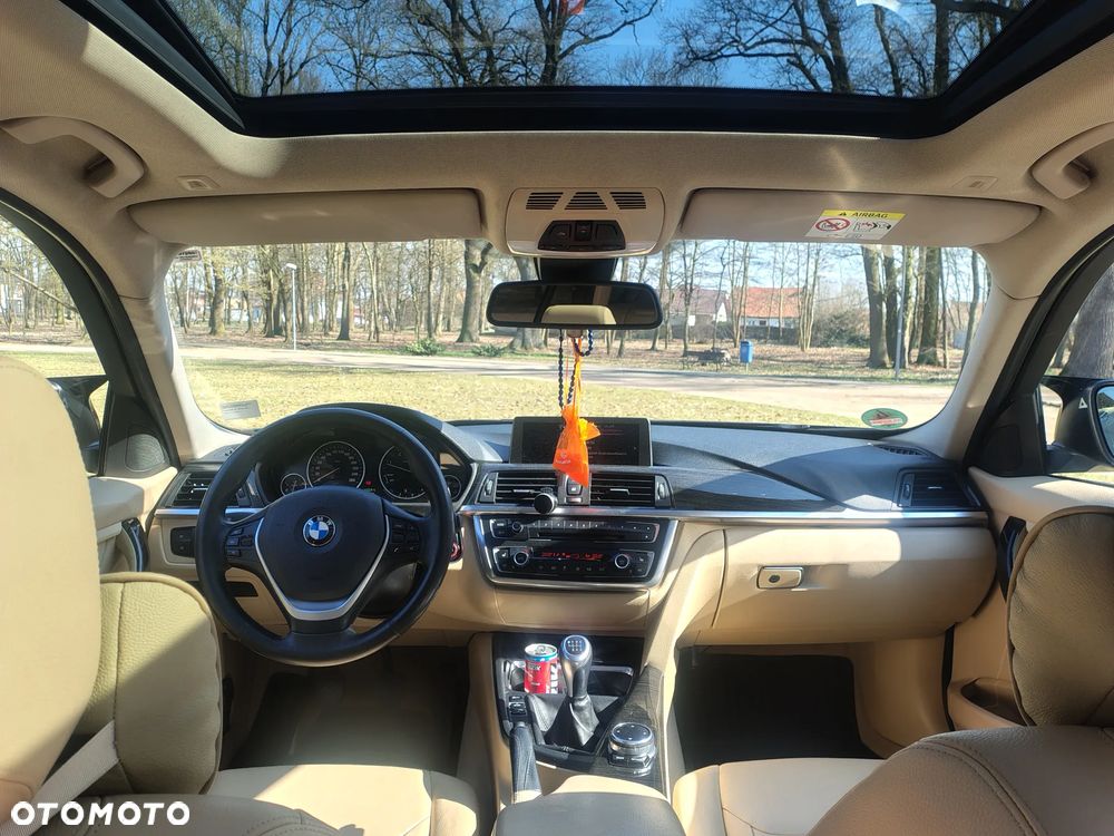 BMW Seria 3 320d xDrive - 10