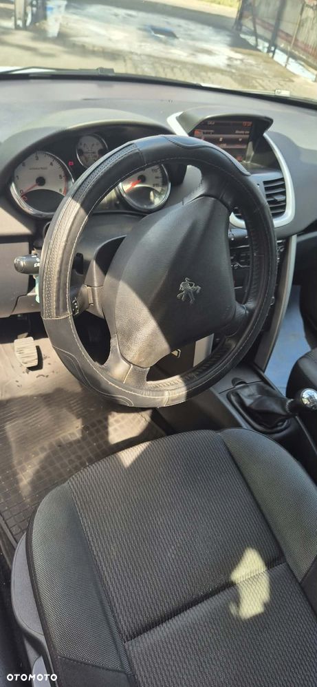 Peugeot 207 1.6 HDi Presence Euro5 - 9