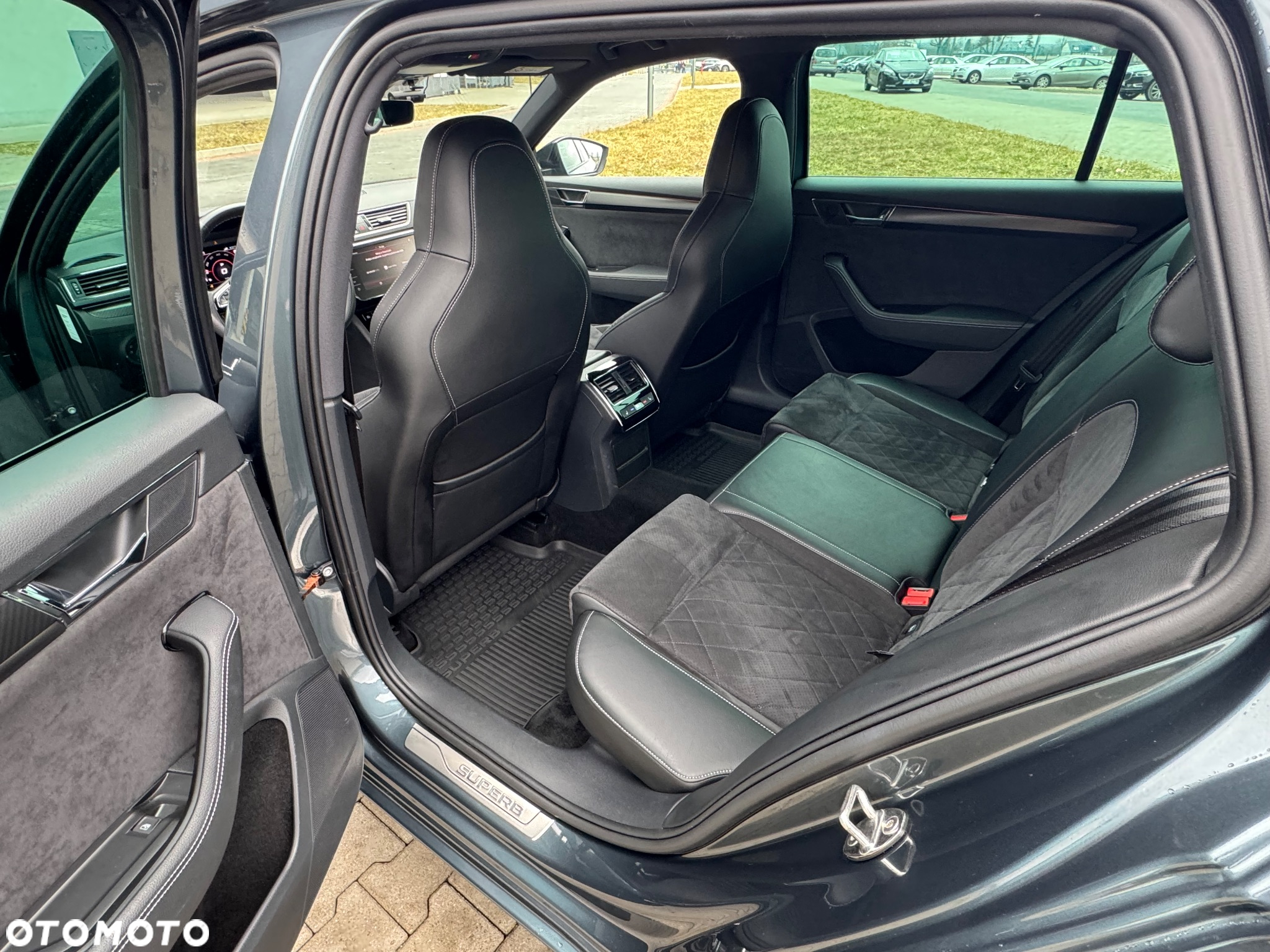 Skoda Superb 2.0 TDI 4x4 Sportline DSG - 14