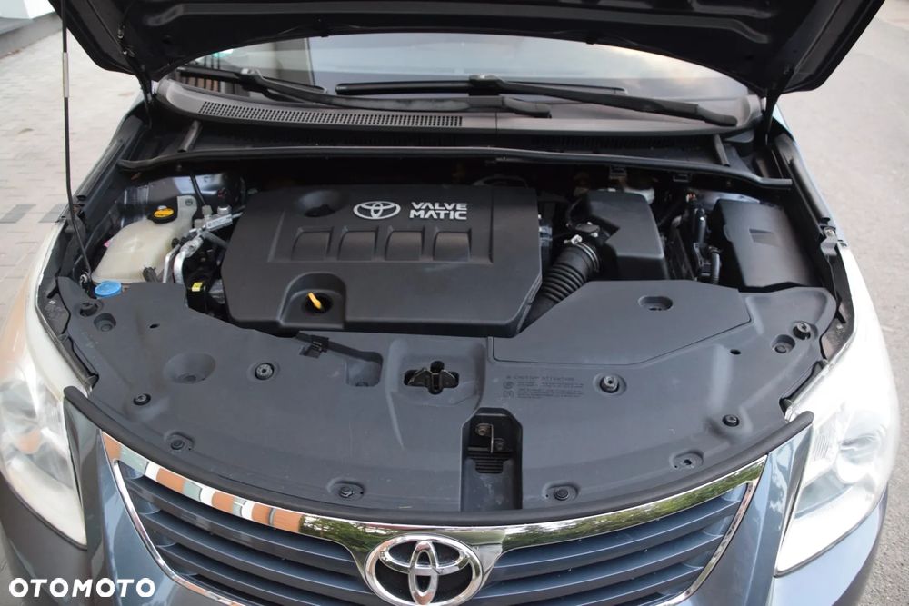 Toyota Avensis 1.8 Sol - 16