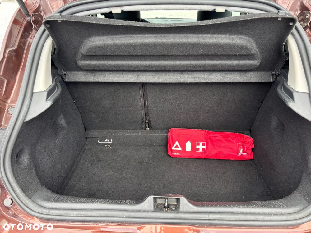 Renault Clio 1.2 16V Life - 10