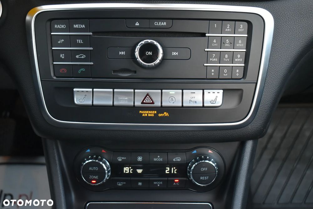 Mercedes-Benz CLA 200 7G-DCT UrbanStyle Edition - 4