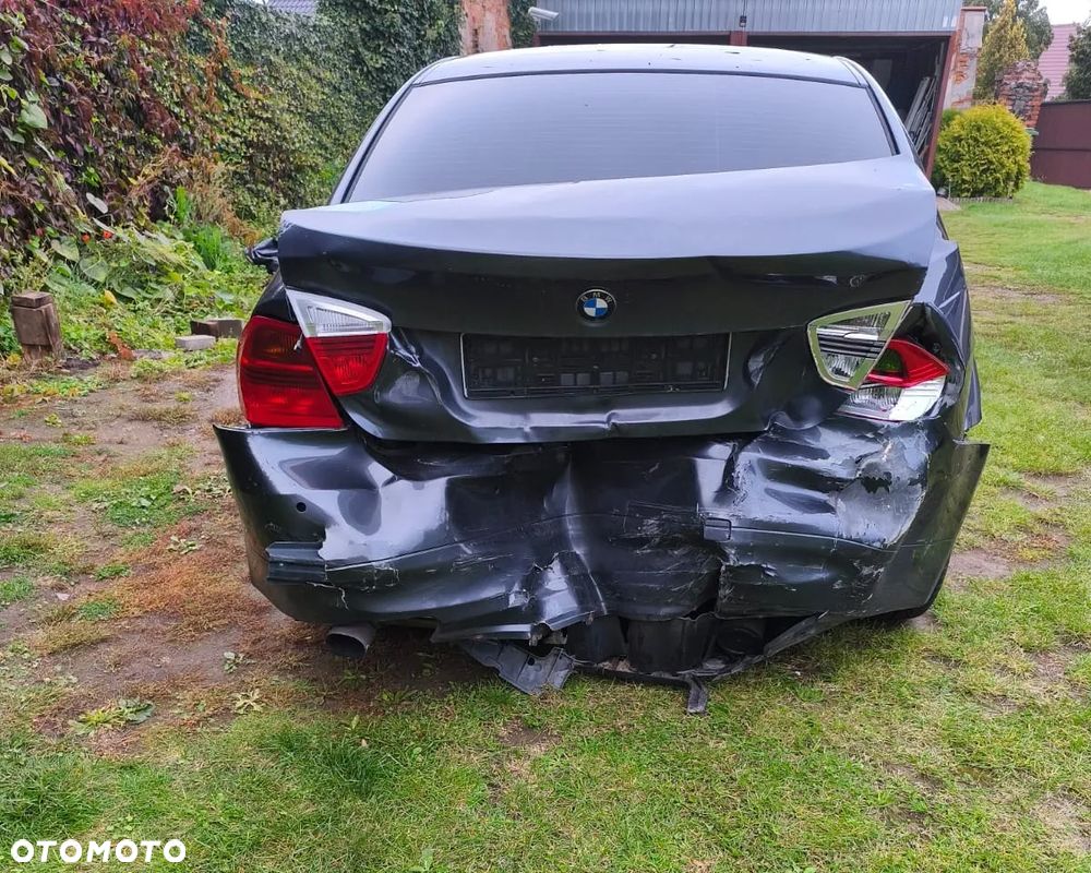 BMW Seria 3 318i - 4