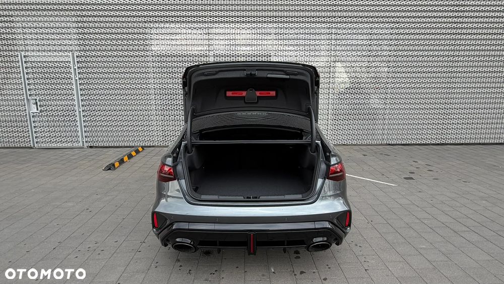 Audi RS3 Limousine - 7