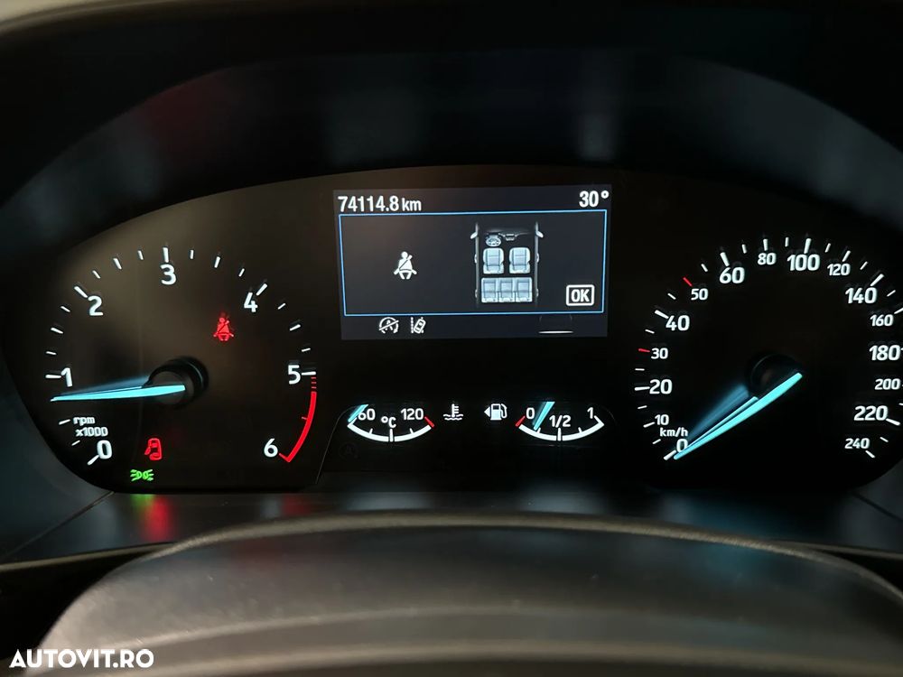 Ford Focus - 11