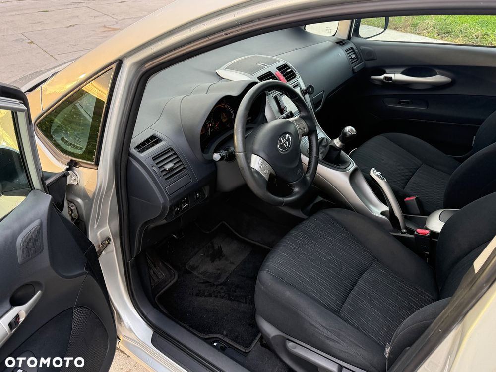Toyota Auris 1.6 VVT-i Team - 13