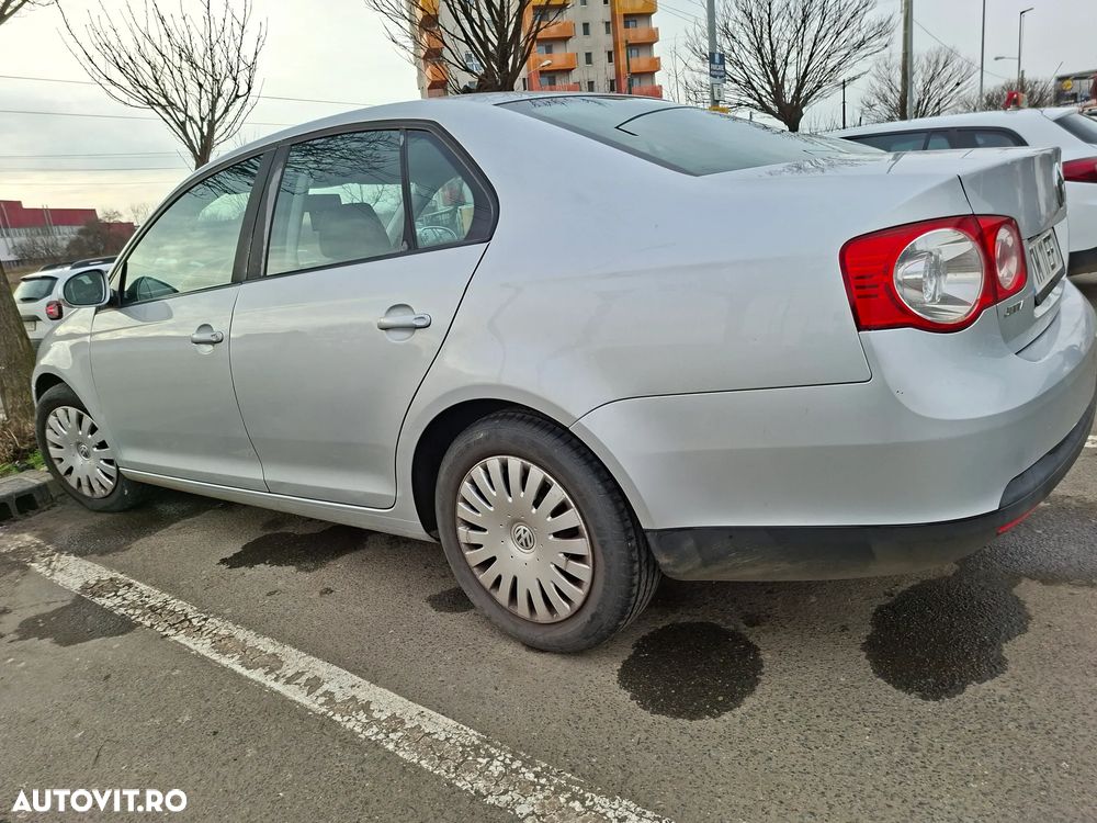 Volkswagen Jetta 1.6 Comfortline - 5
