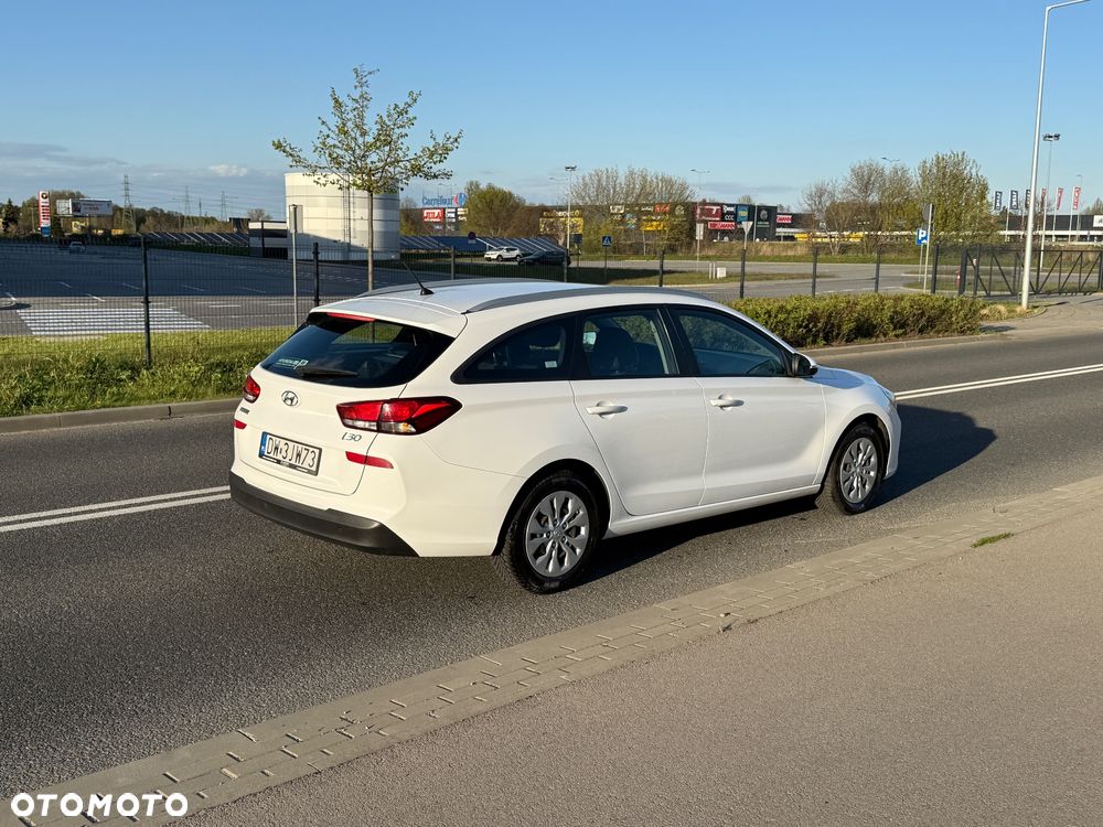 Hyundai i30 1.6 D Classic + - 4