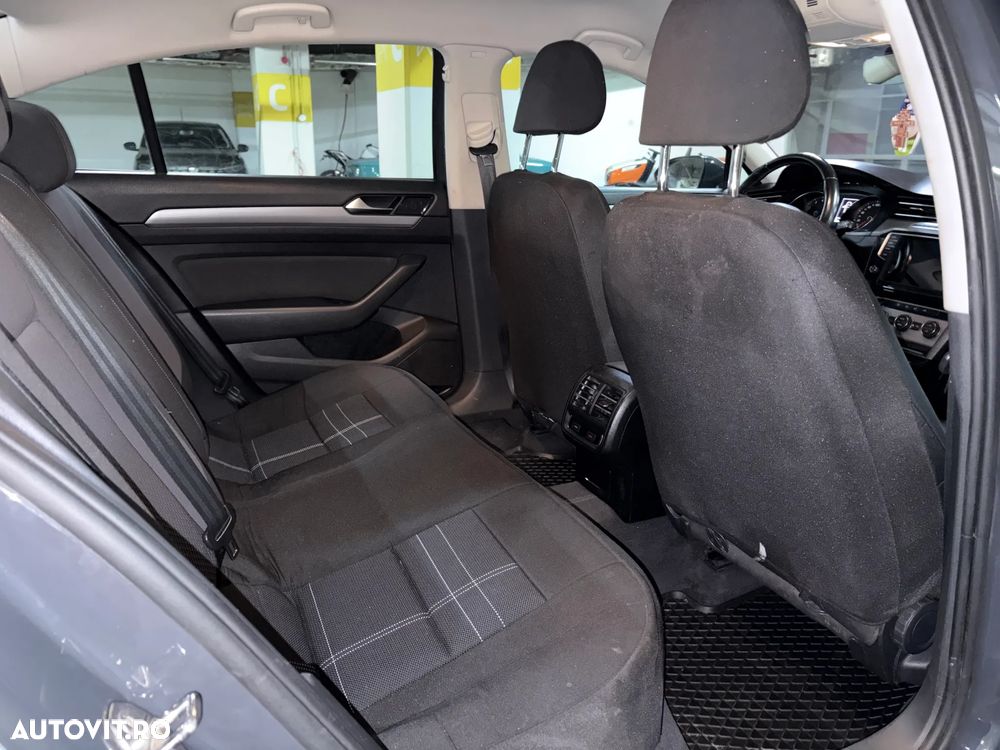 Volkswagen Passat - 26