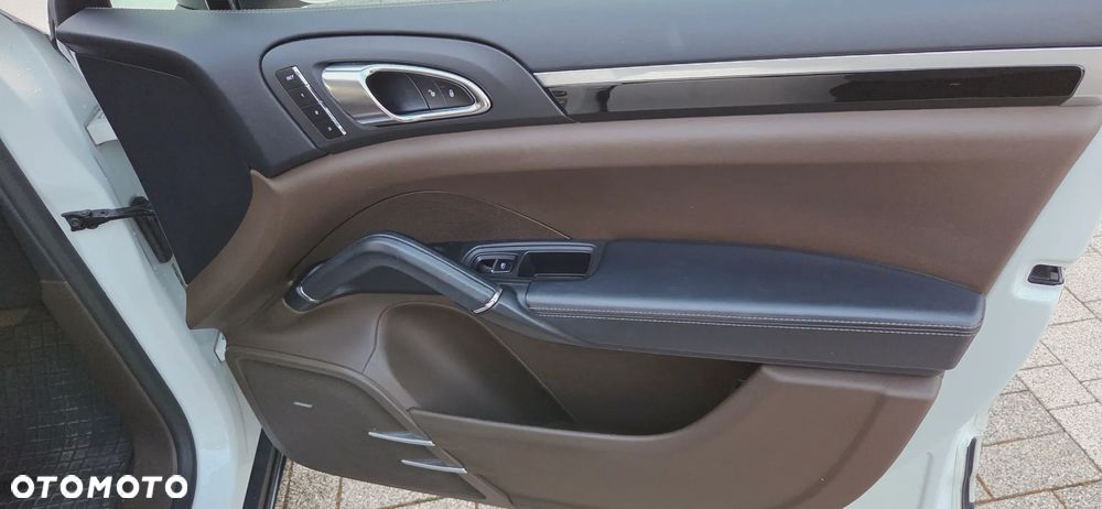 Porsche Cayenne Diesel Platinum Edition - 13