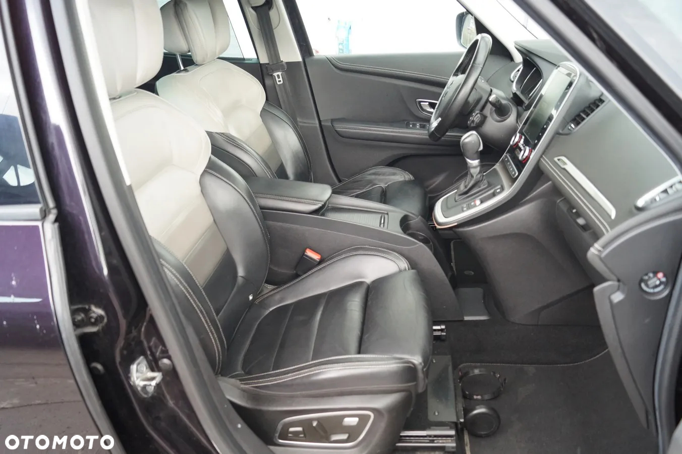 Renault Grand Scenic - 30
