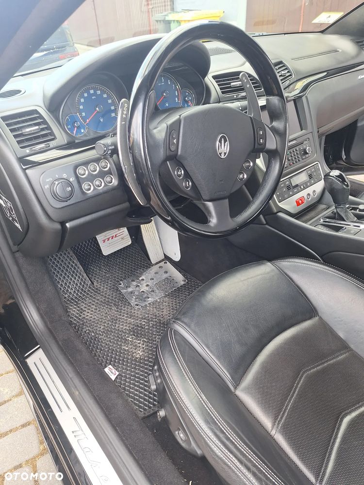 Maserati GranTurismo S Automat - 10