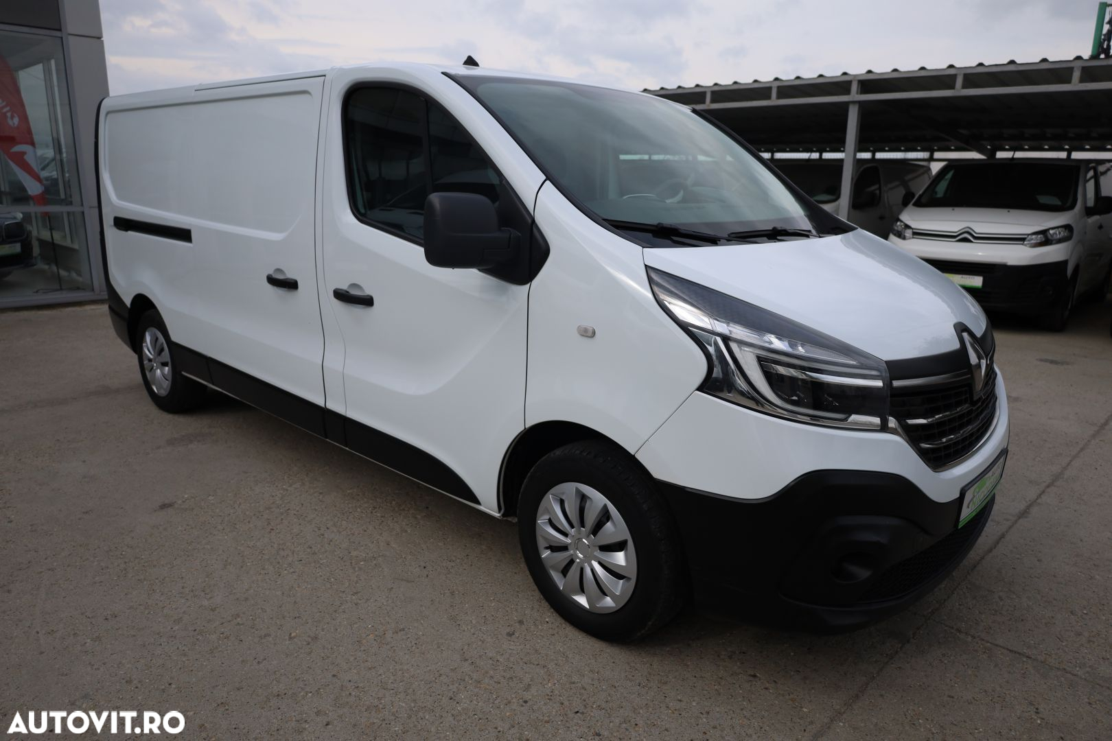 Renault Trafic 2,0 dci L2H1 - 9