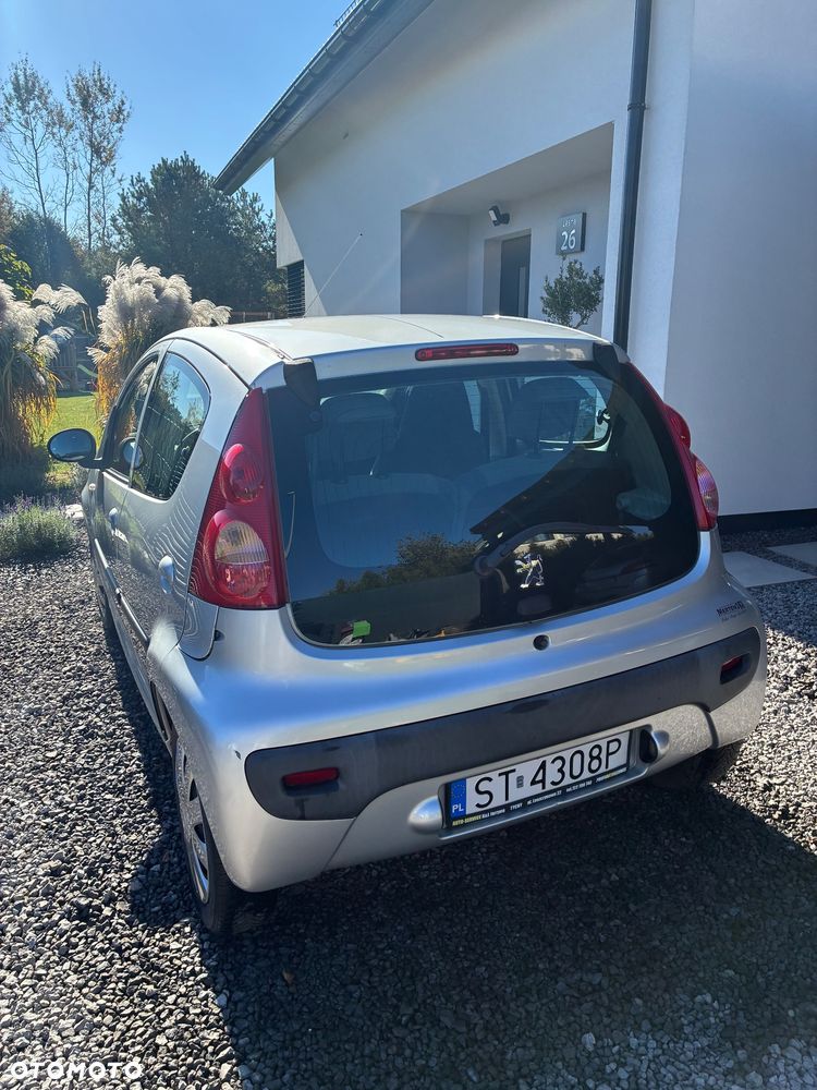 Peugeot 107 2008 photo 2