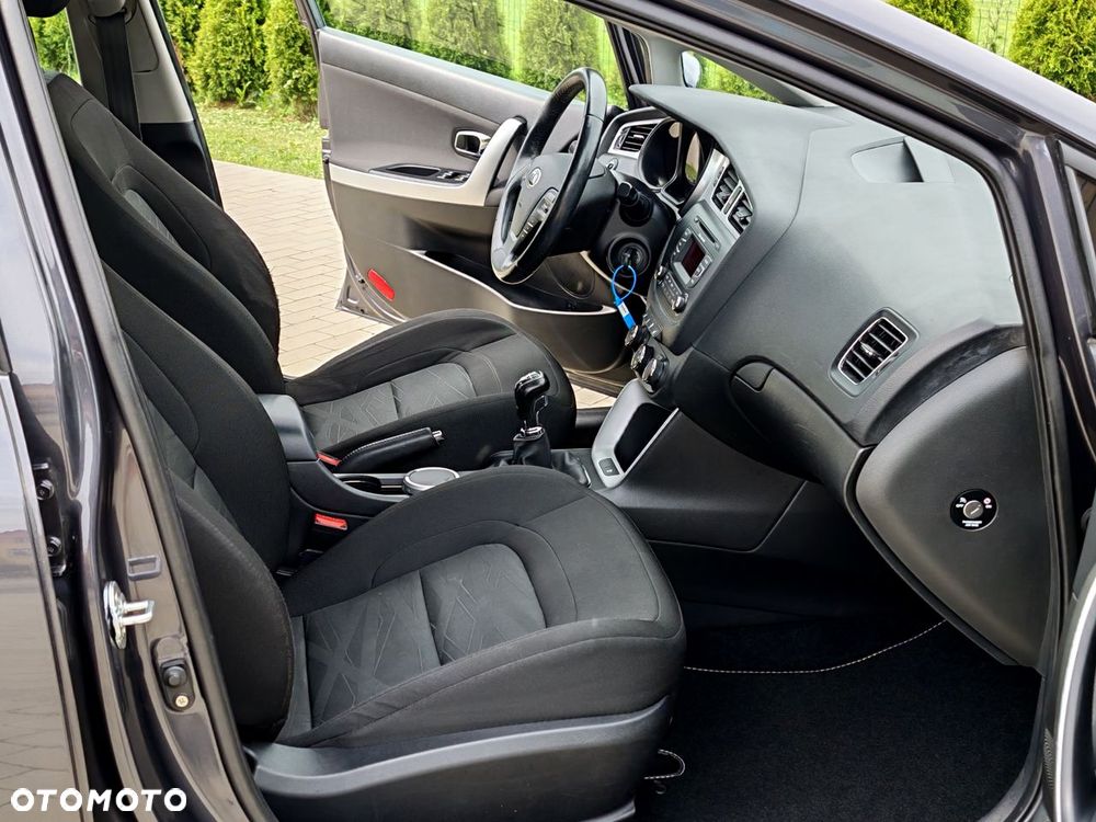 Kia Ceed - 9