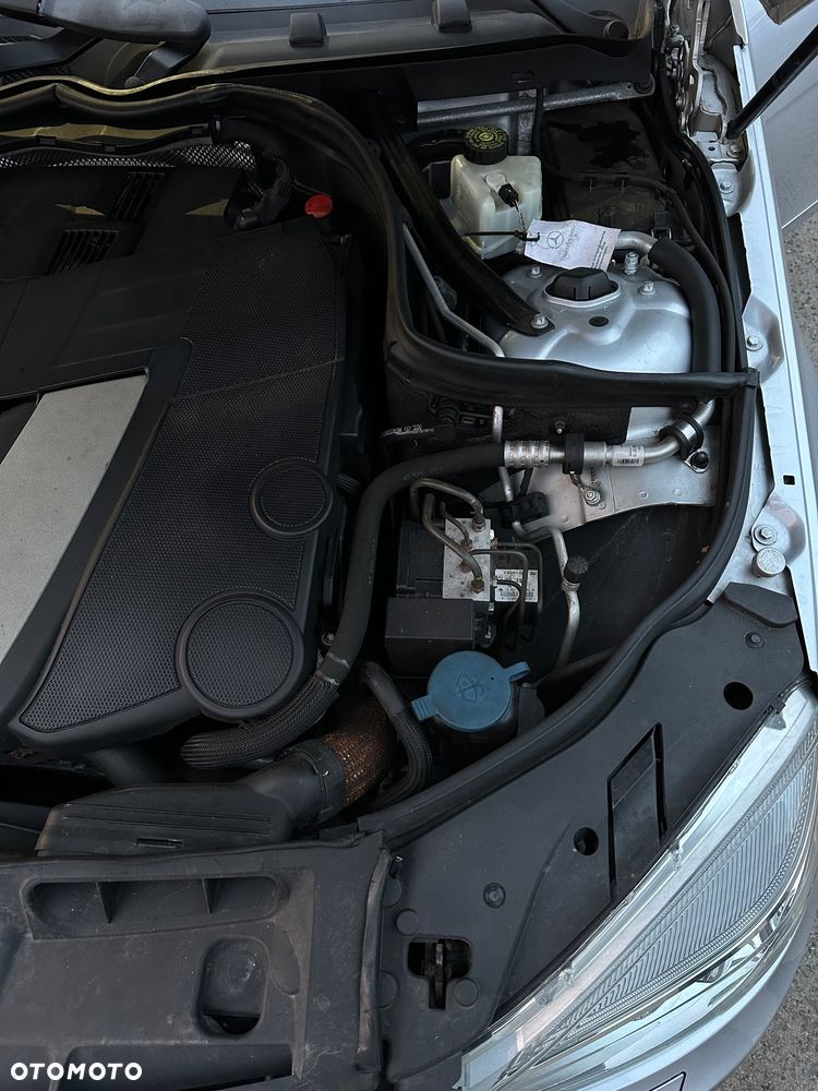 Mercedes-Benz Klasa C 320 CDI DPF 4Matic 7G-TRONIC Elegance - 31