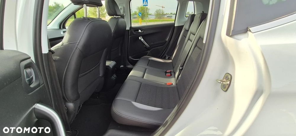 Peugeot 2008 e-HDi FAP 115 STOP & START Business-Line - 9