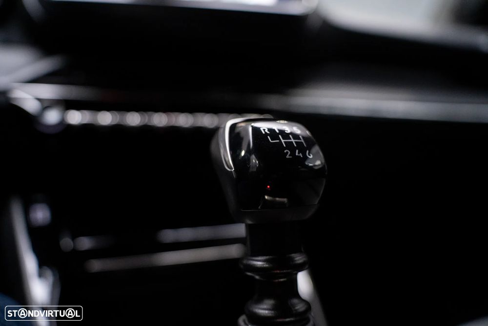 Peugeot 2008 PureTech 100 Allure - 16