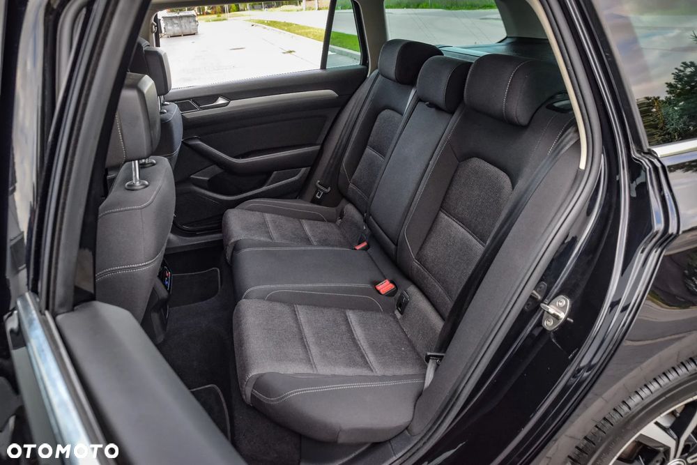 Volkswagen Passat 1.5 TSI EVO Elegance DSG - 22