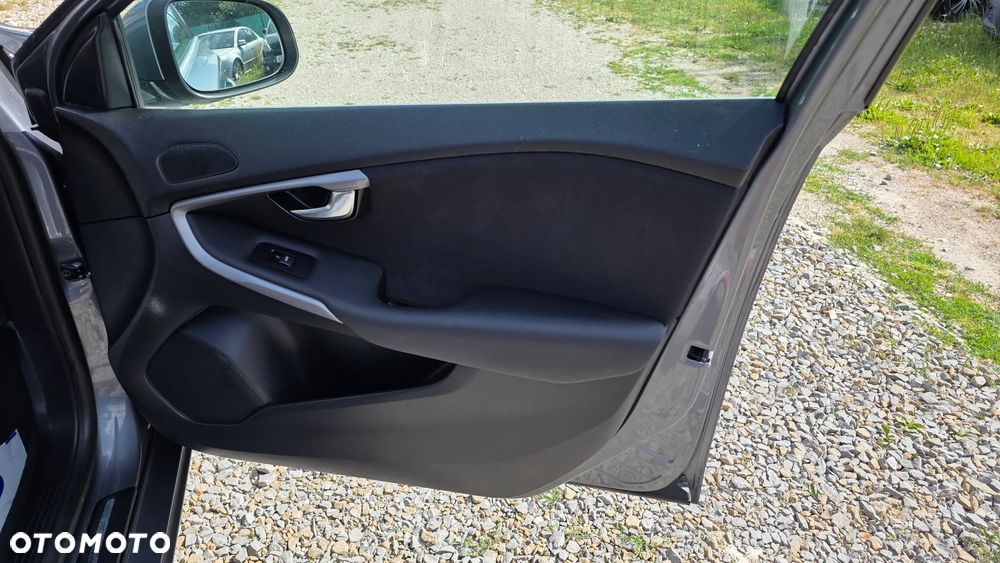 Volvo V40 D2 Kinetic - 22