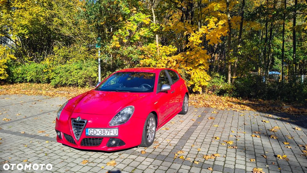Alfa Romeo Giulietta 2012 photo 2
