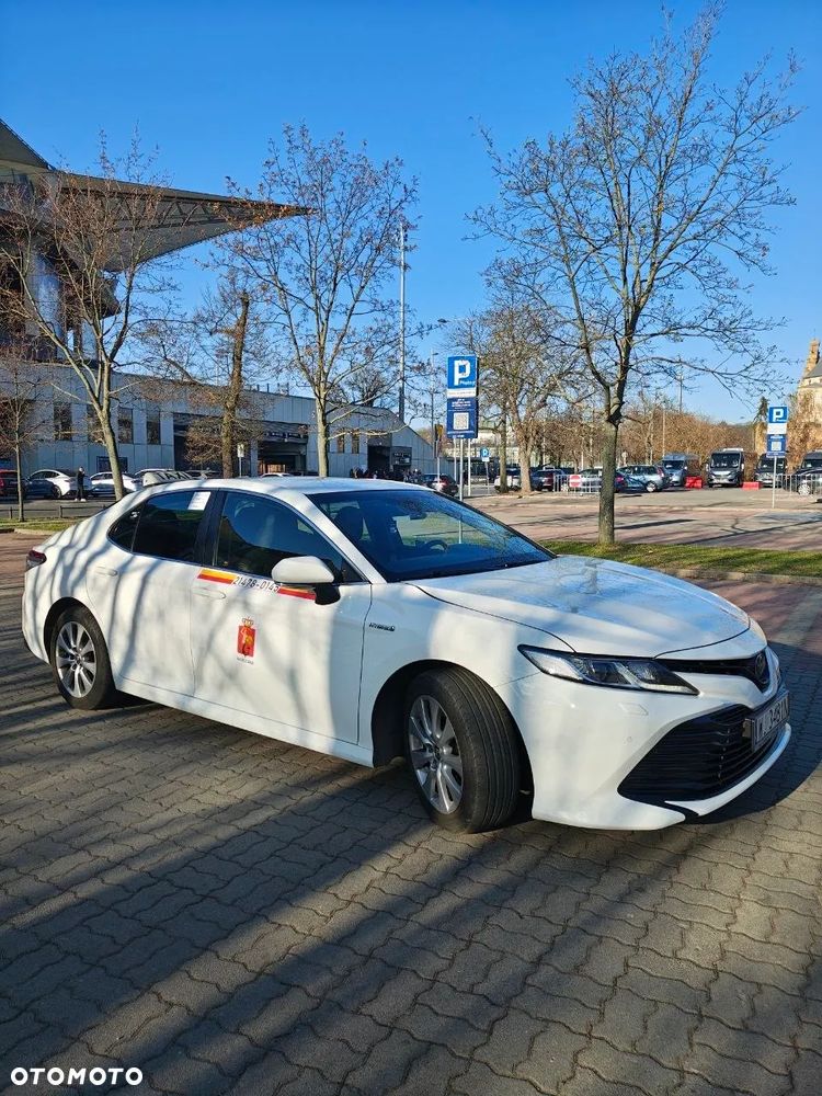 Toyota Camry 2.5 Hybrid Comfort CVT - 2