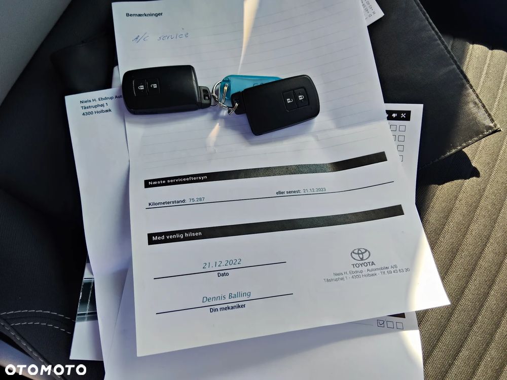 Toyota Yaris 1.5 Premium - 38