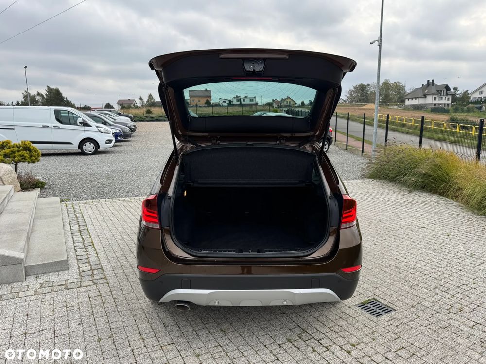 BMW X1 sDrive18d xLine - 38
