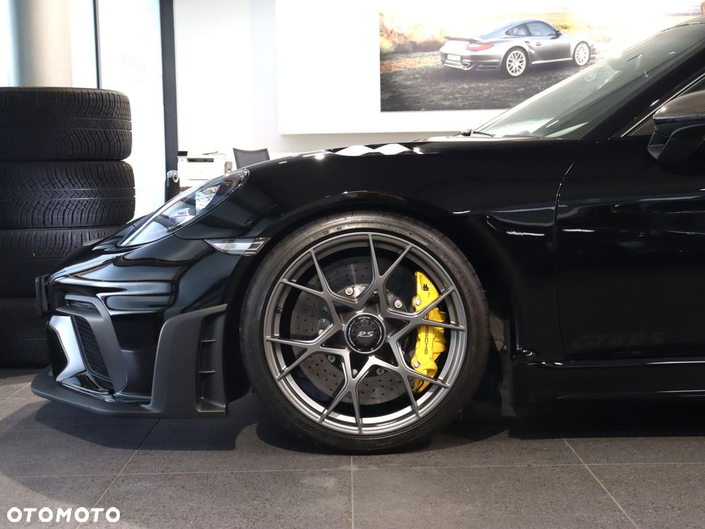 Porsche 718 Cayman GPF GT4 RS PDK - 11