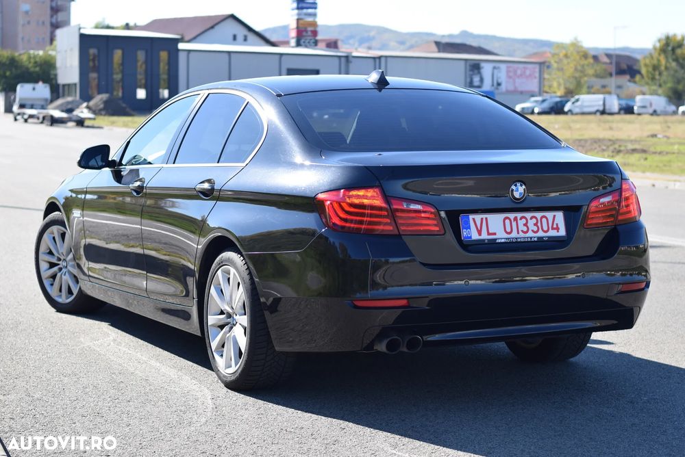 BMW Seria 5 525d Sport-Aut. - 29