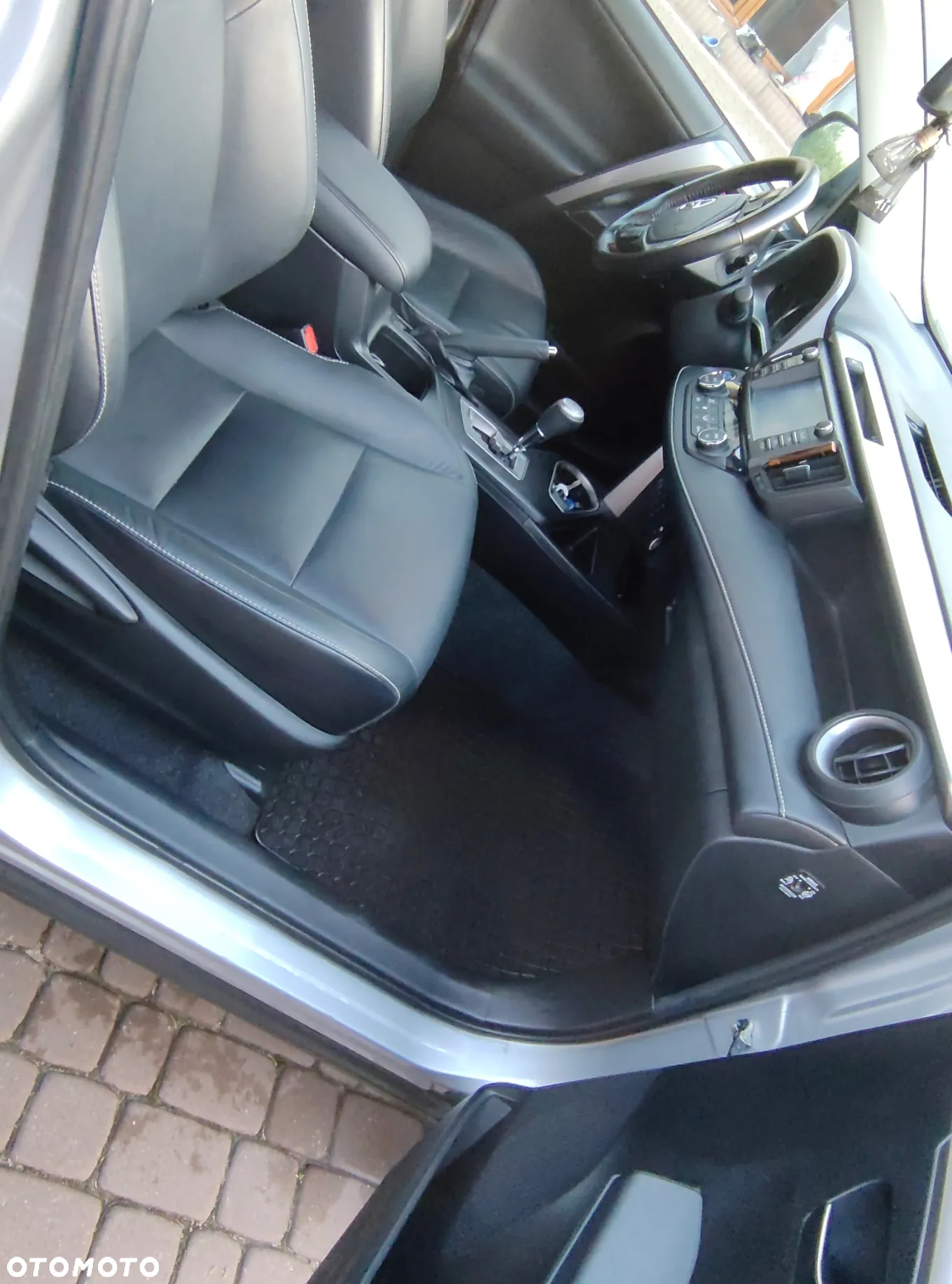 Toyota RAV4 Hybrid Premium 4x2 - 15
