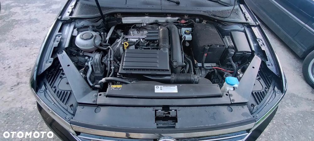 Volkswagen Passat - 14