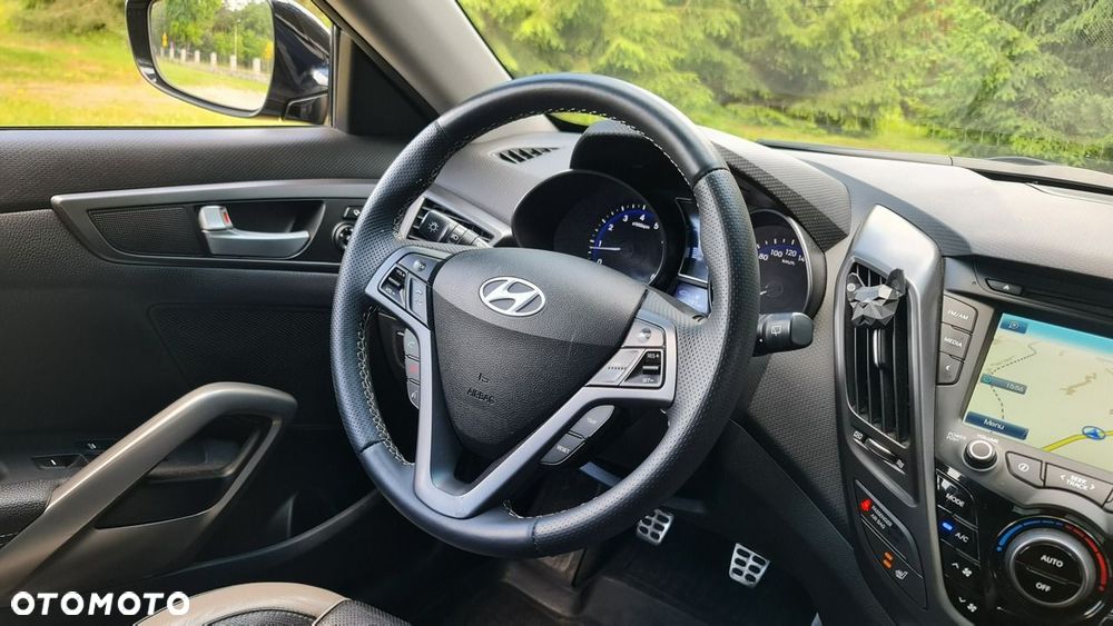 Hyundai Veloster 1.6 Turbo Premium - 24