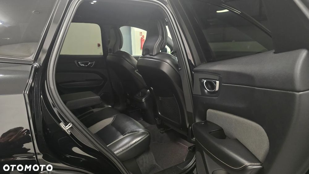 Volvo XC 60 B4 D Plus Dark - 13