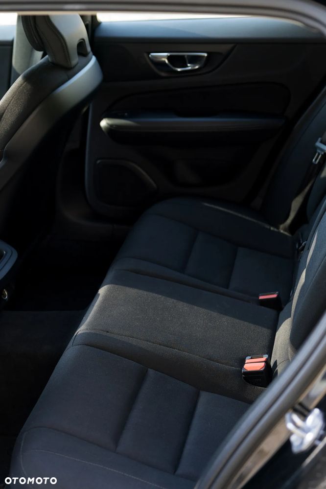 Volvo V60 D4 Momentum Pro - 12