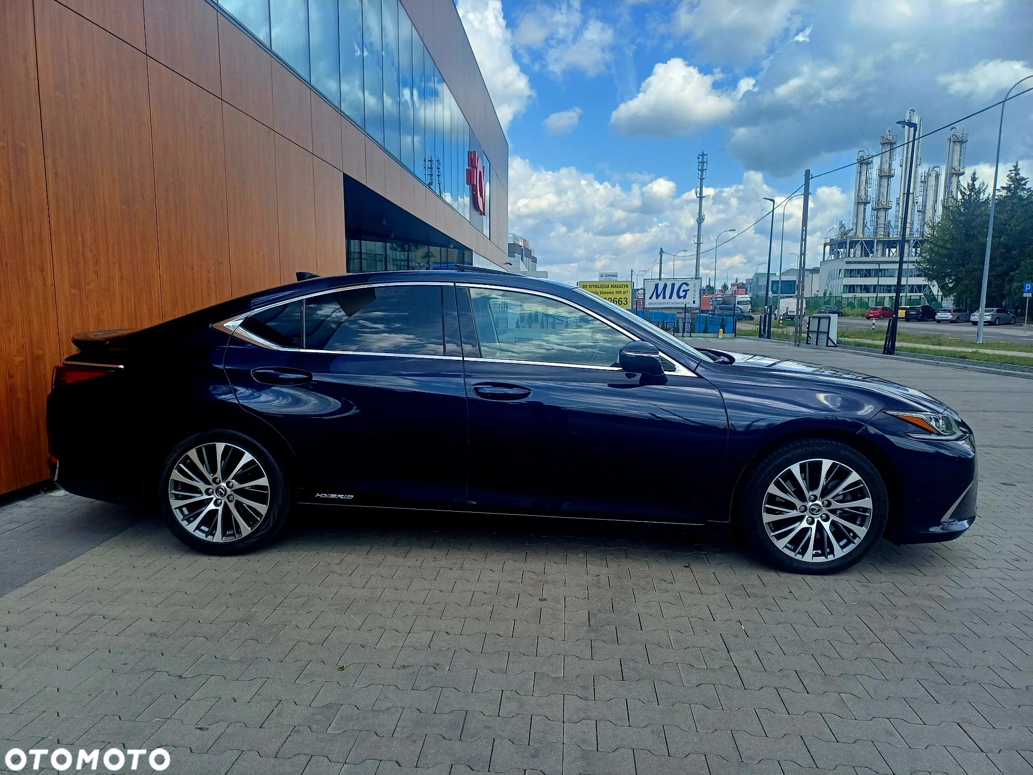 Lexus ES 300h Business Edition + - 11