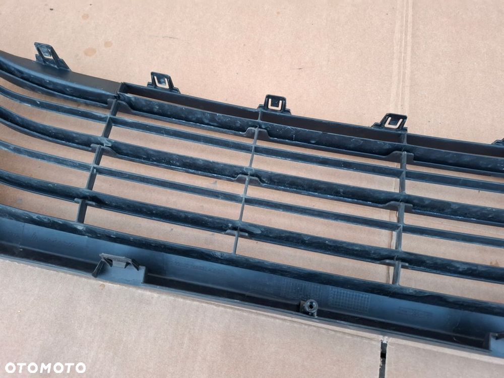 KRATKA ŚRODKOWA ZDERZAKA TOYOTA YARIS IV 4 ORYGINAŁ - 9