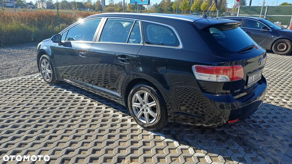 Toyota Avensis 1.8 Sol plus NAVI - 14
