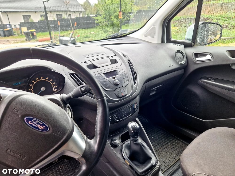 Ford transit courier - 9