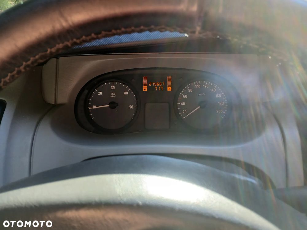 Opel Vivaro - 8