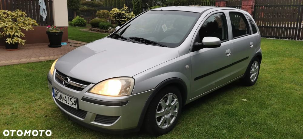 Opel Corsa 1.4 16V Essentia - 2
