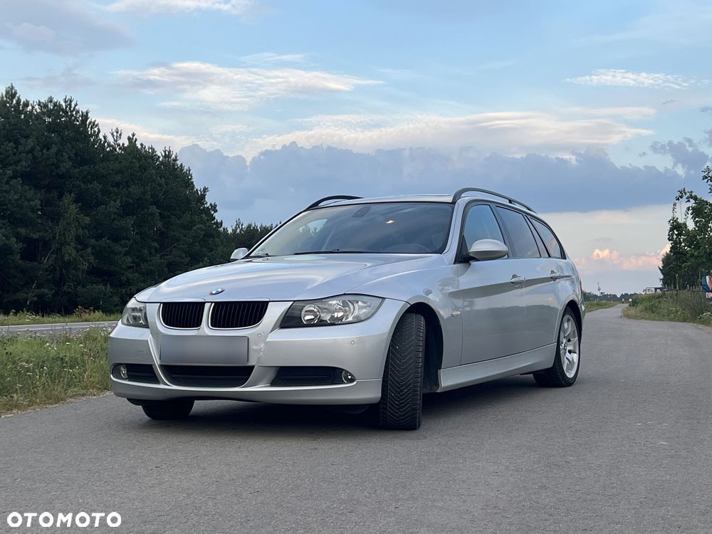 BMW Seria 3 318i - 1