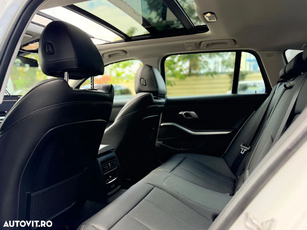 BMW Seria 3 320d xDrive AT MHEV - 12